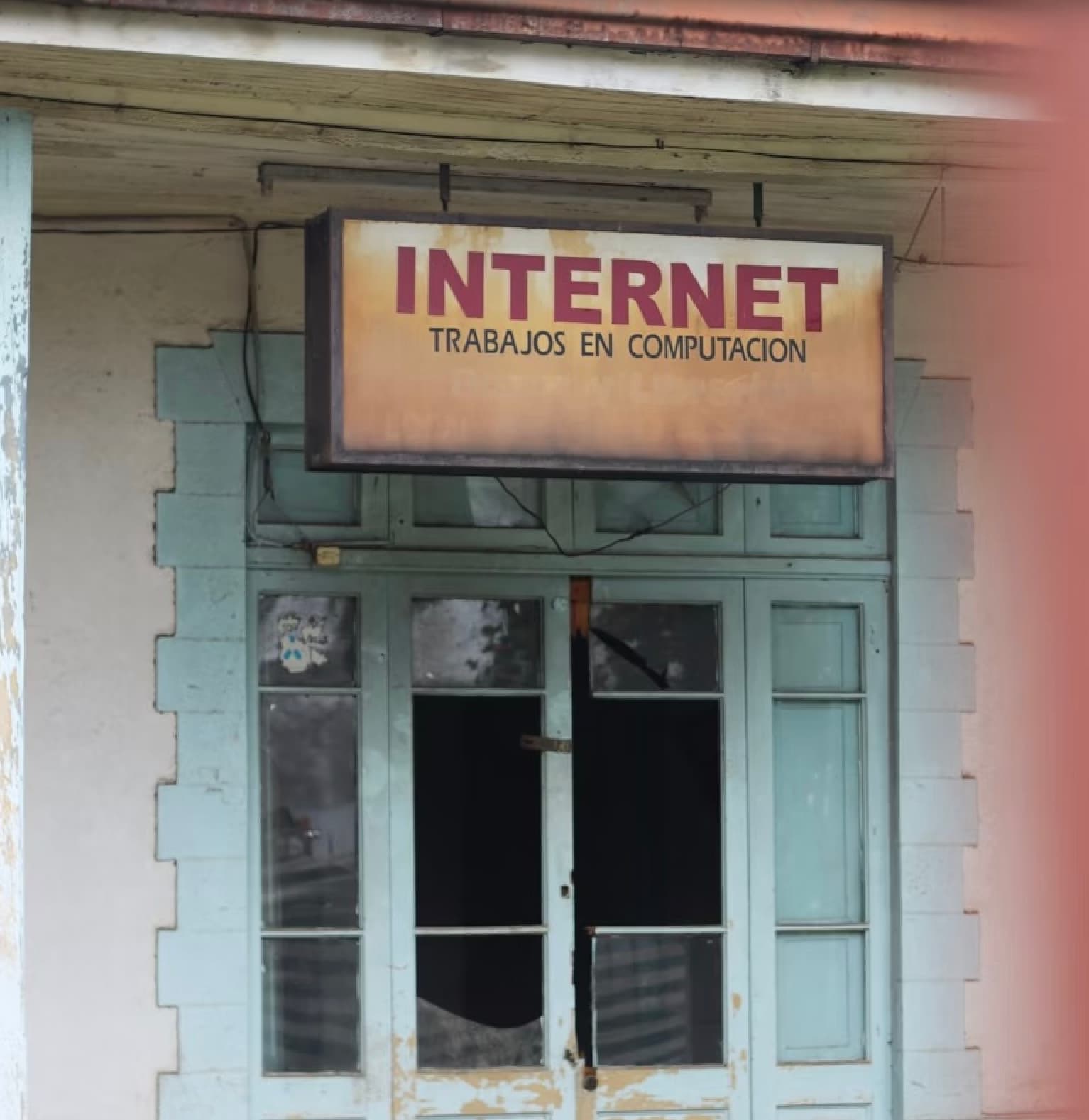 România care face software pentru lume. România care nu-și poate face propriile site-uri.